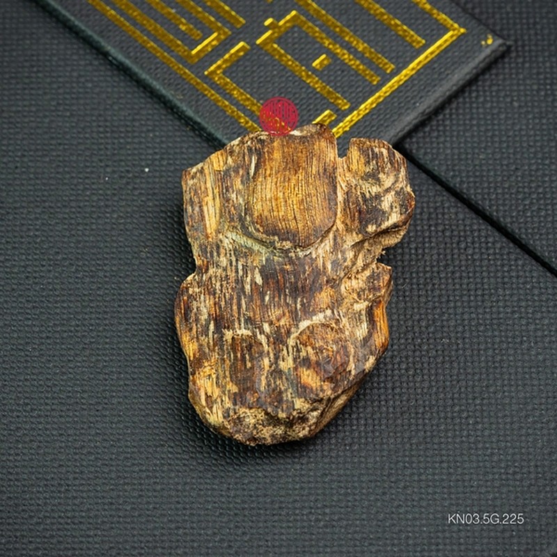 Thanh Kỳ Nam Chìm Nước Quý Hiếm (5G)
